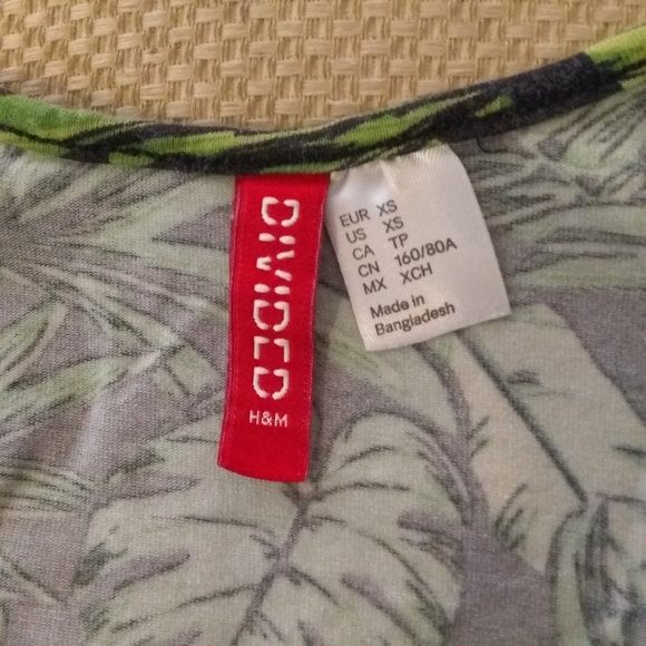 "Divided" Tropical Dress - Picture 5 of 5